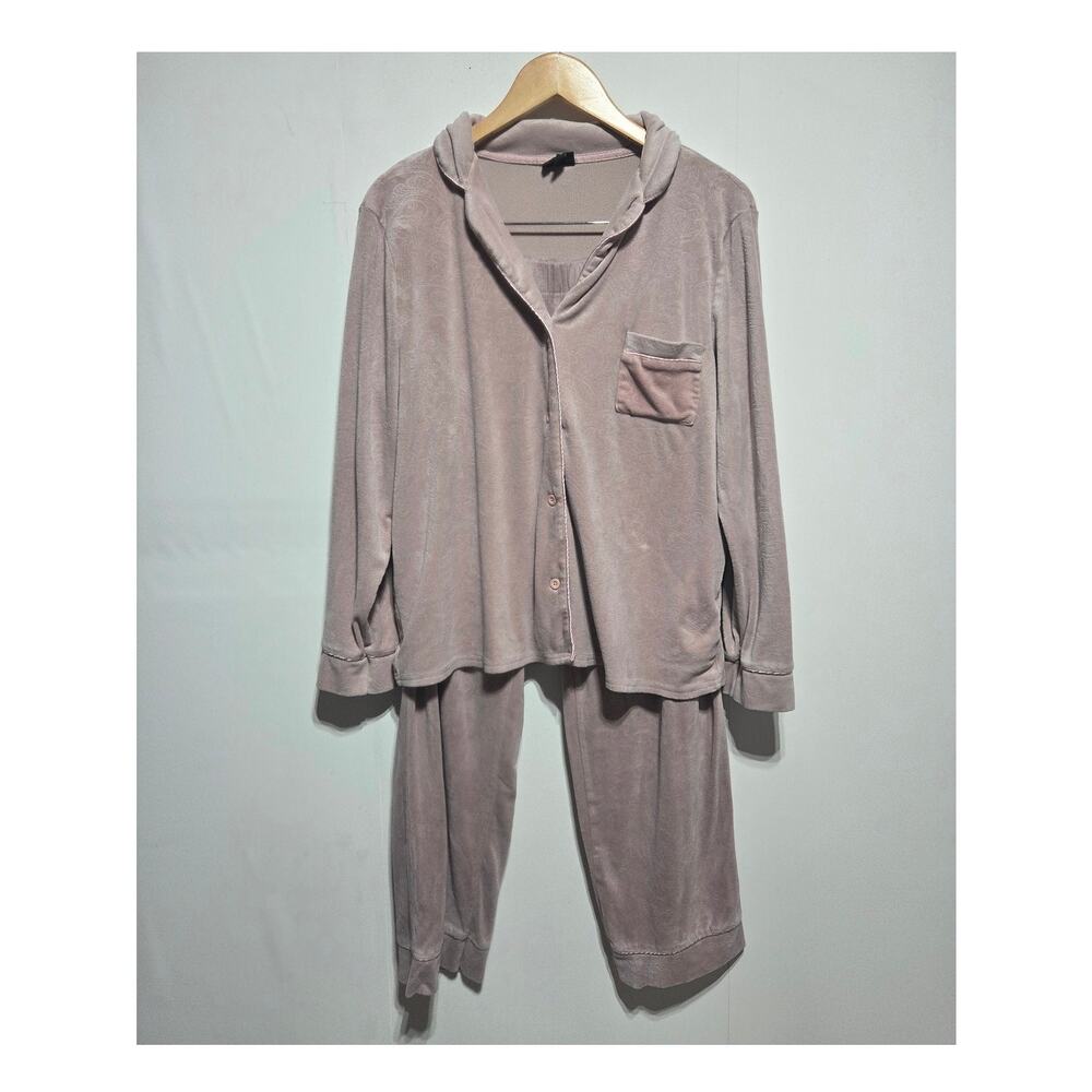 Tahari Woman's Pink Velvet Cozy Pajama Set Long Sleeve Button Down Large